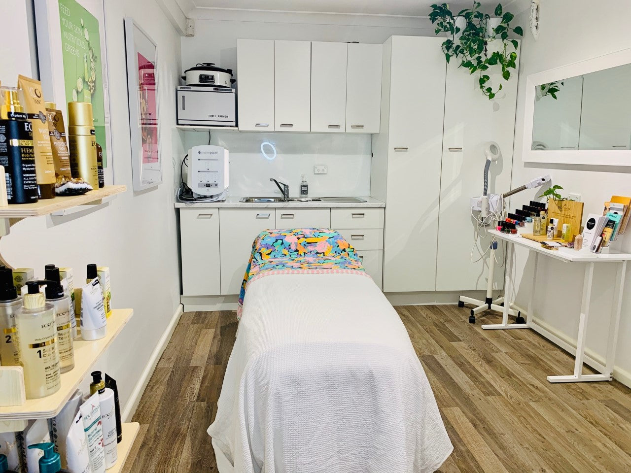 Meditate and Exfoliate is a unique Beauty Therapy salon situation in Niagara Park on the New South Wales Central Coast. At Meditate and Exfoliate we offer a wide range of skin, body and beauty treatments. We are committed to creating a safe nurturing spac